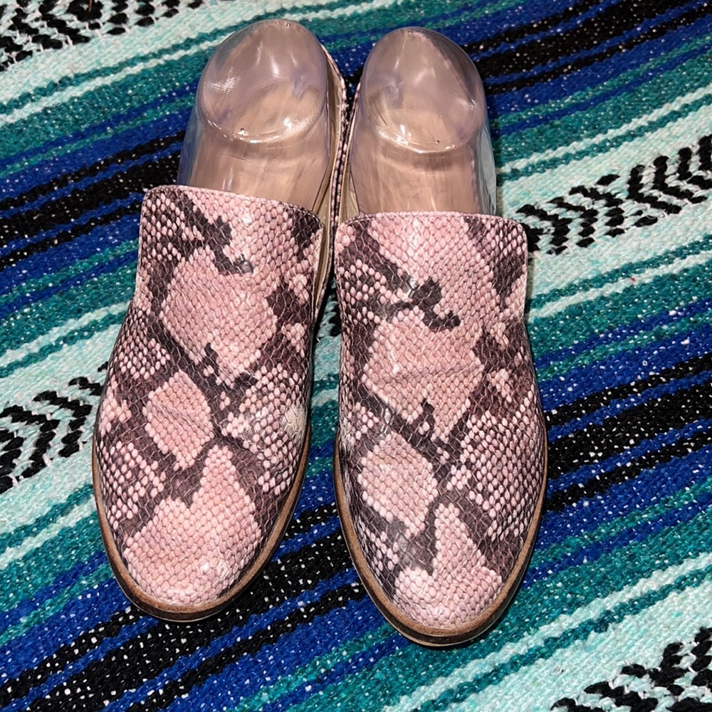 Levity Carla Faux Leather Loafer‎